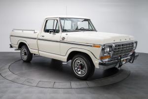 Ford F-100 Styleside Pickup Ranger Lariat Pkg.